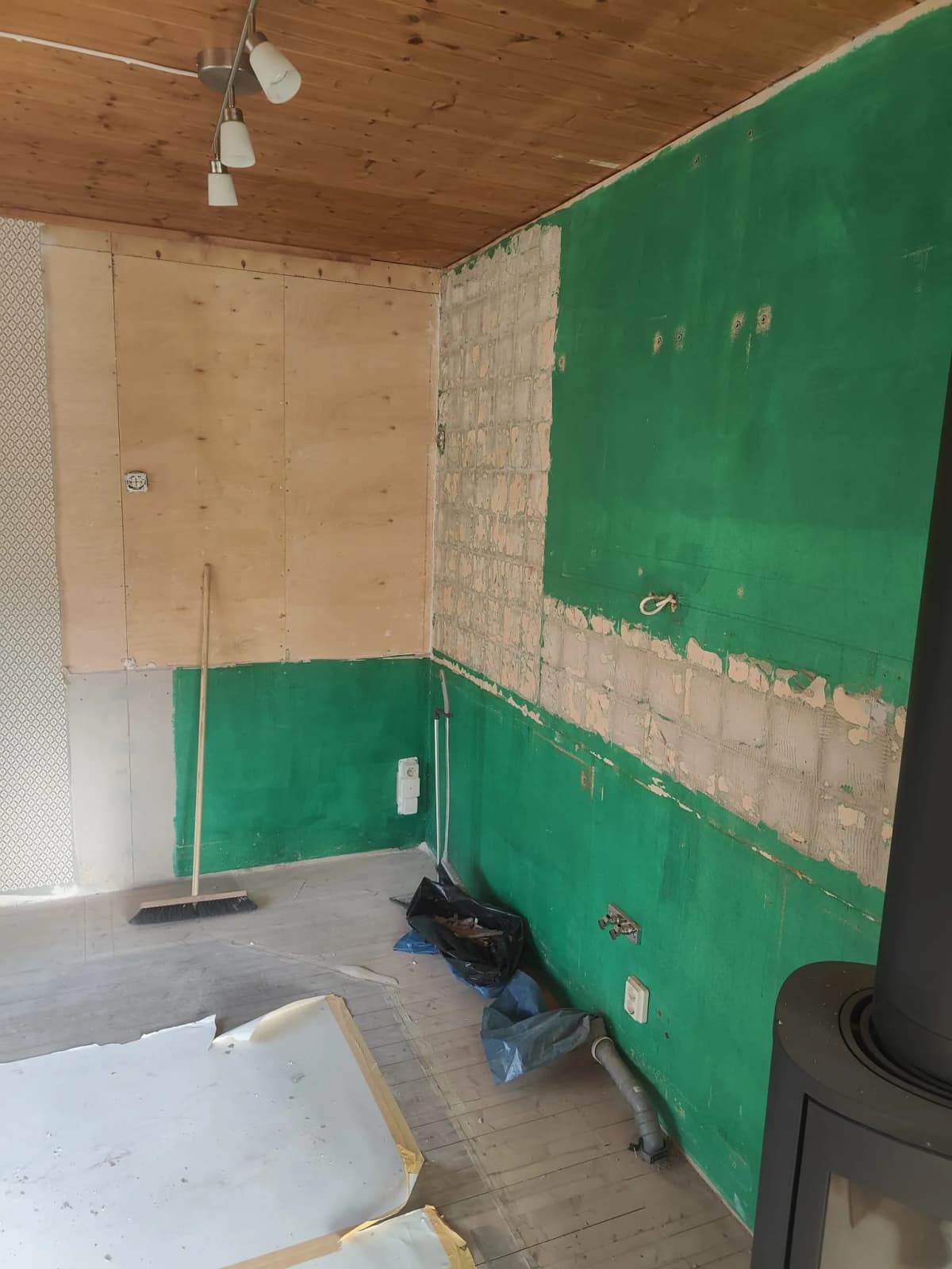 Komplett köksrenovering i lantlig stil med rustika - Före