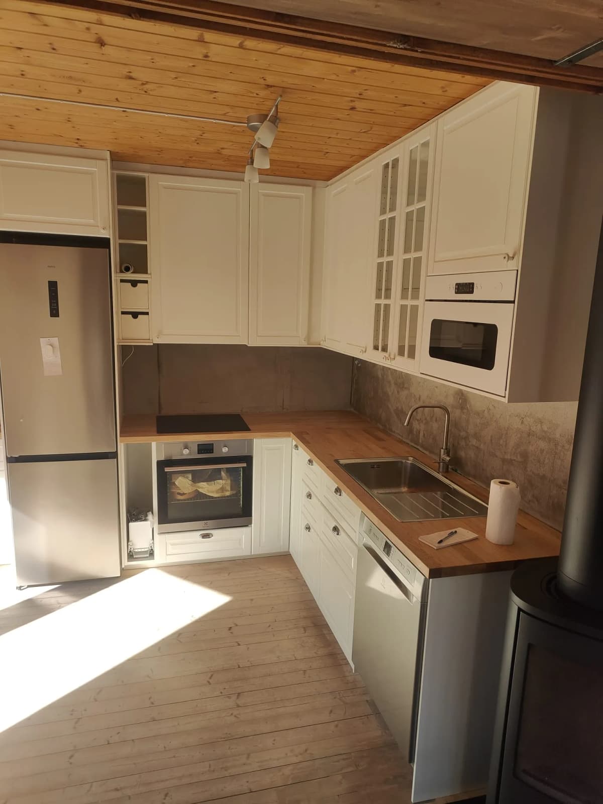Komplett köksrenovering i lantlig stil med rustika - Efter